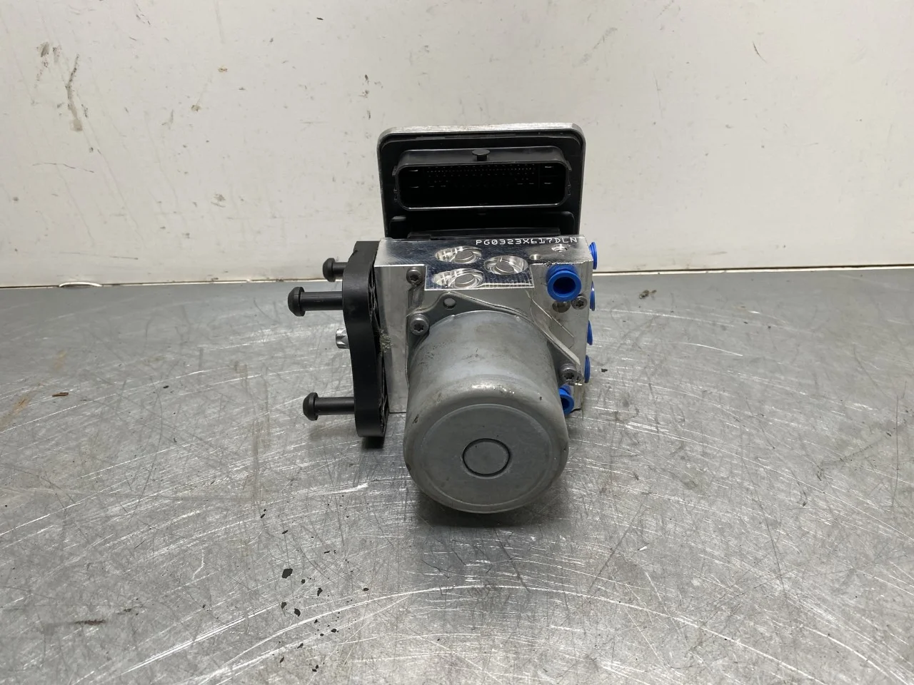 Mercedes EQC 2020- ABS hydraulic unit view 3