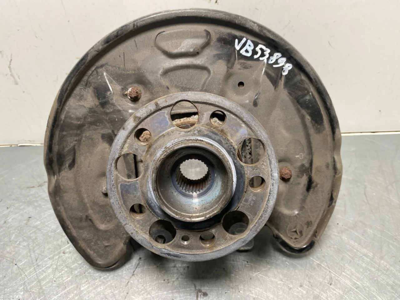 Mercedes EQC 2020- Stub axle carrier, left rear