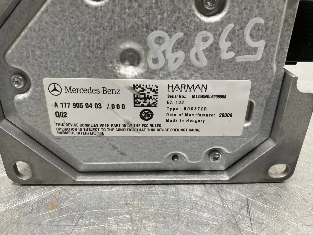 Mercedes EQC 2020- Rádió / hifi erősítő nézet 4