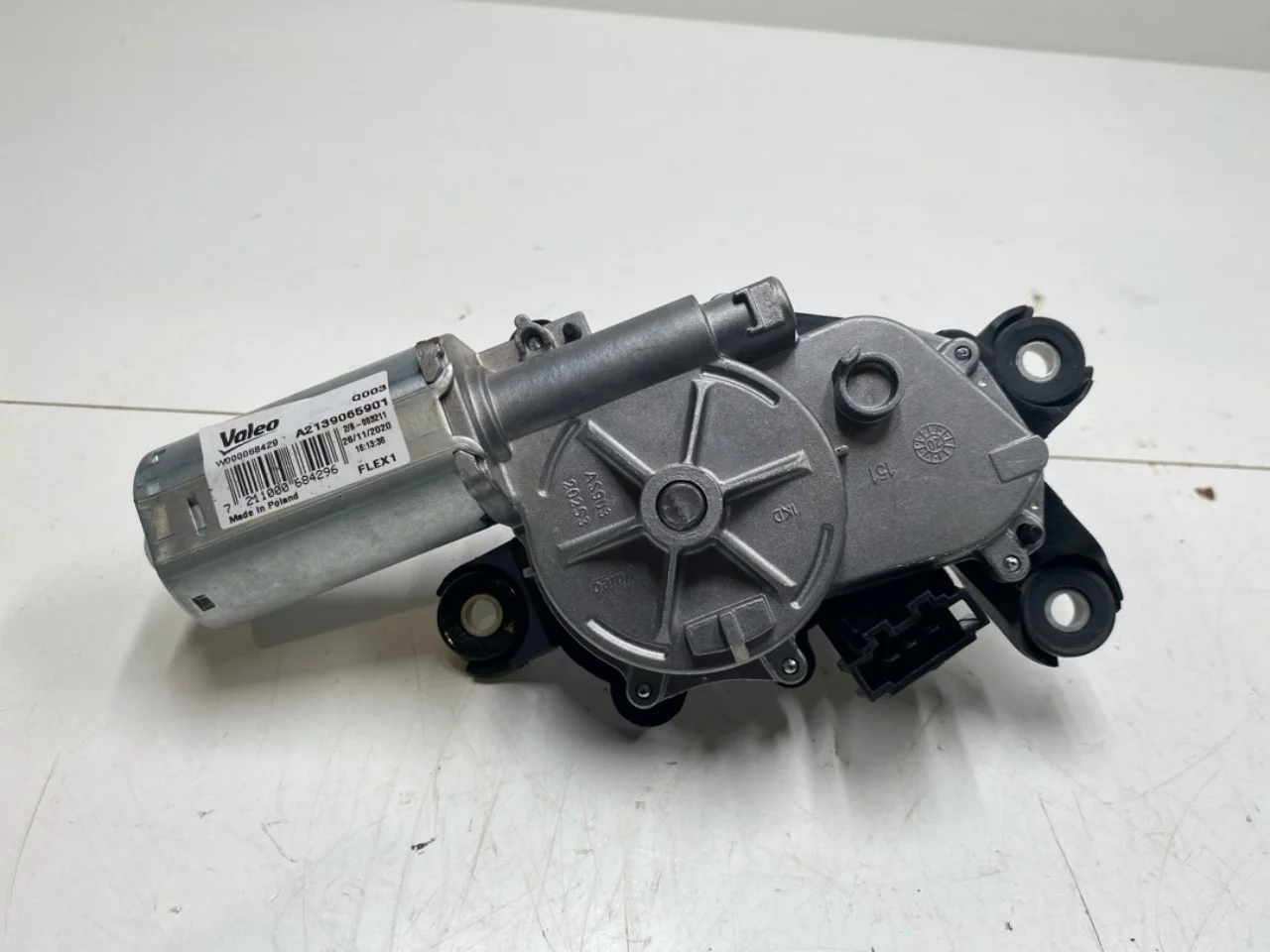 Mercedes EQC 2020- Tailgate wiper motor view 2