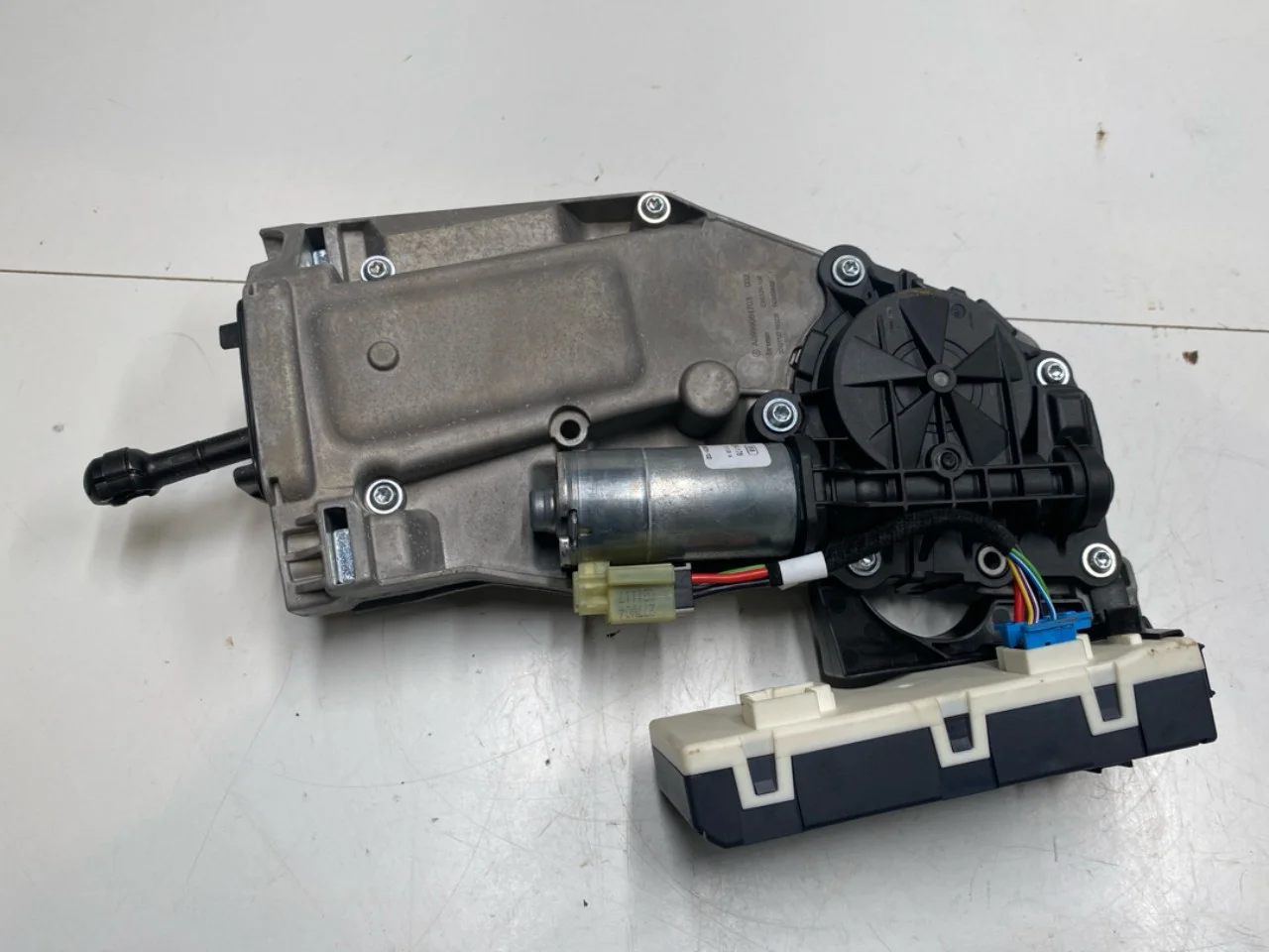 Mercedes EQC 2020- Tailgate opener, automatic view 2