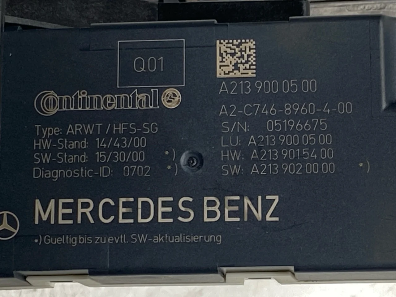 Mercedes EQC 2020- Tailgate opener, automatic view 3