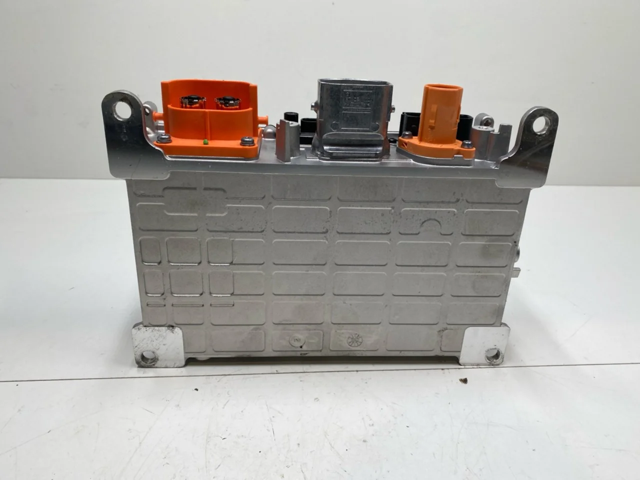 Mercedes EQC 2020- Inverter, 12-220V nézet 3