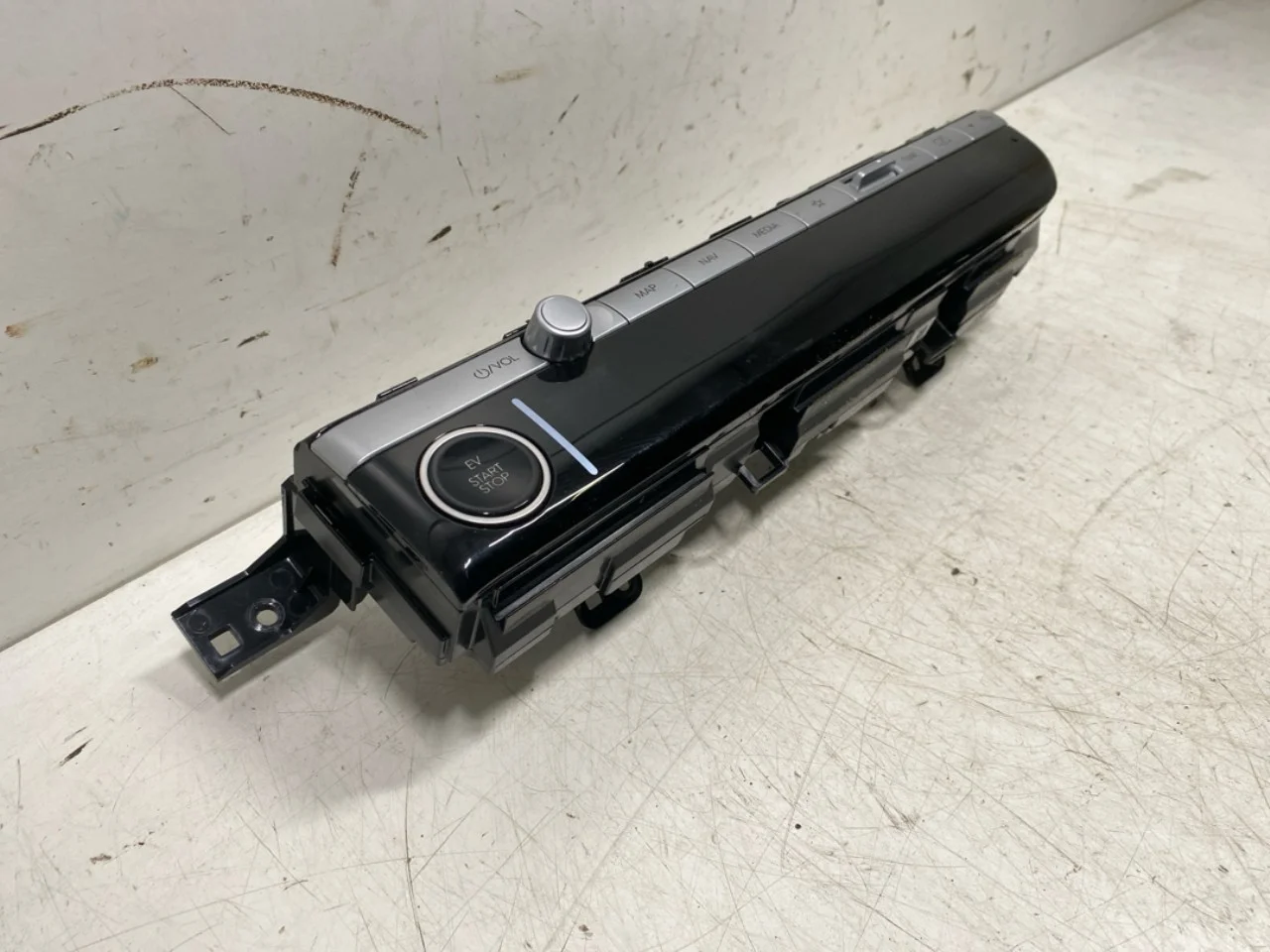 Hyundai IONIQ 5 NE 2022- Heater control unit view 2