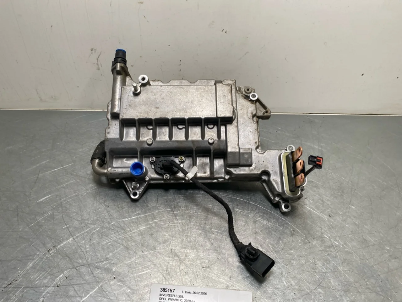 Opel / Vauxhall VIVARO 2020- Invertor, 12-220V