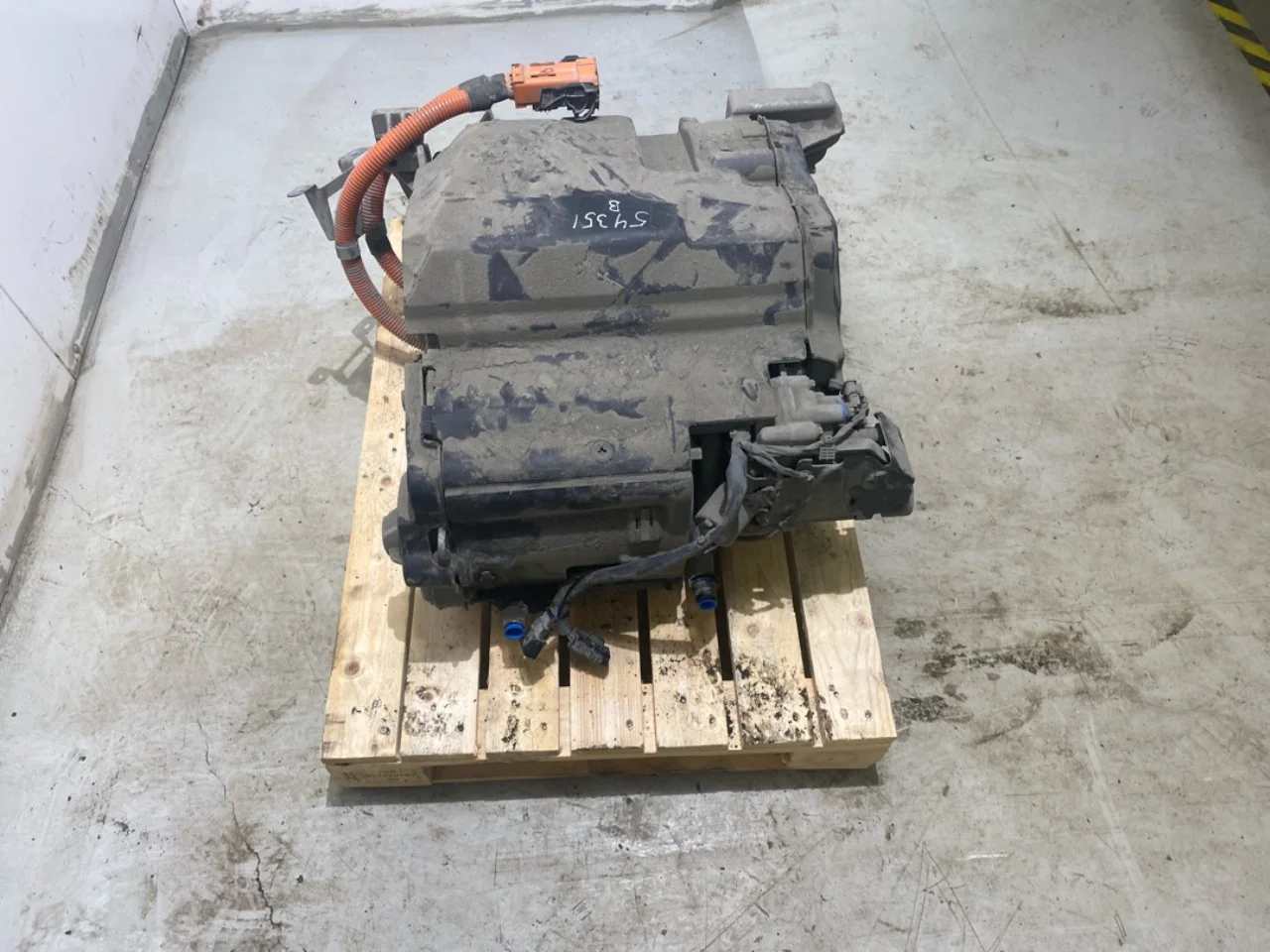 Mercedes EQC 2020- Elektromos motor, hátsó nézet 4