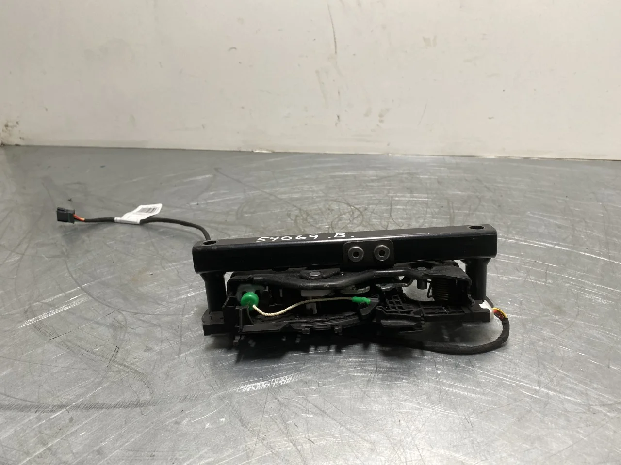BMW I4 G26 2021-> Tailgate lock view 2
