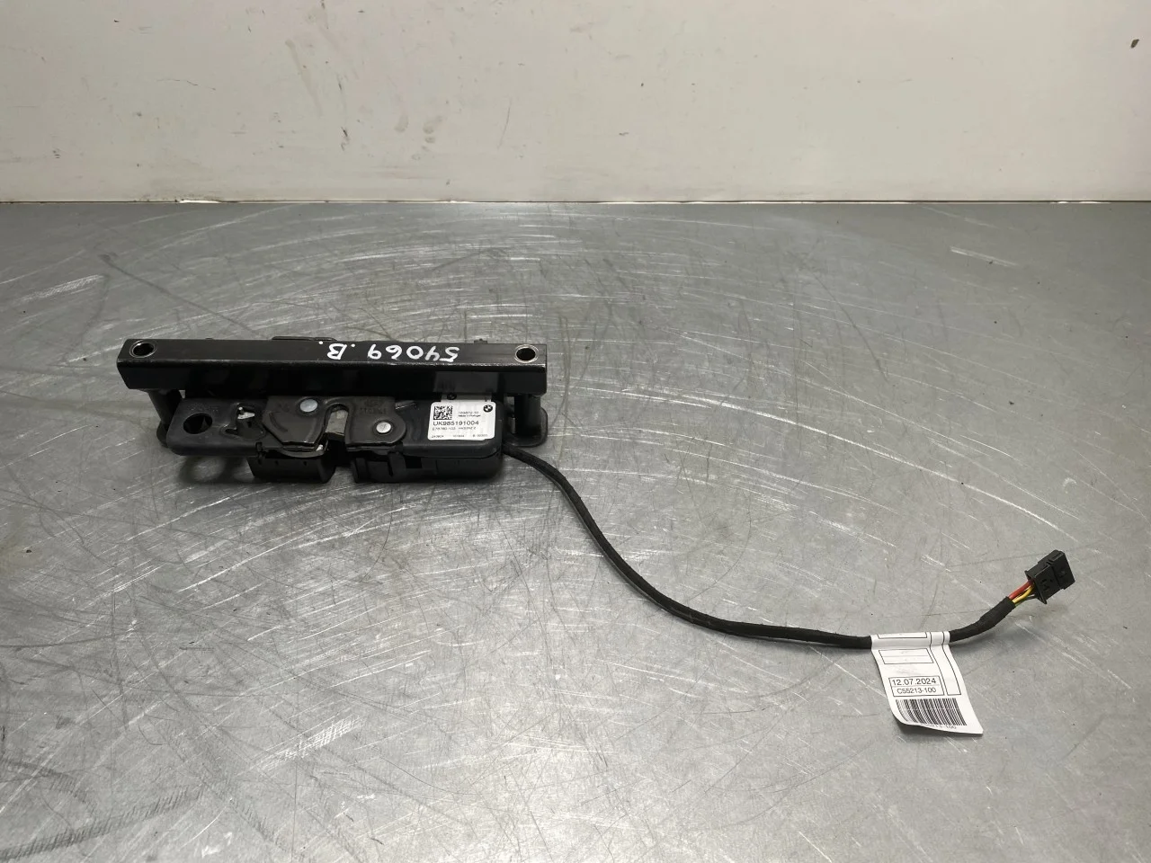 BMW I4 G26 2021-> Tailgate lock view 3
