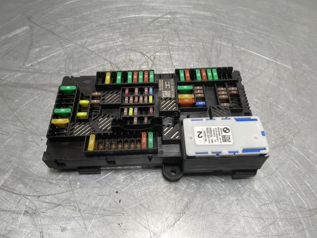 BMW I4 G26 2021-> Biztosítékdoboz / elektromos központ