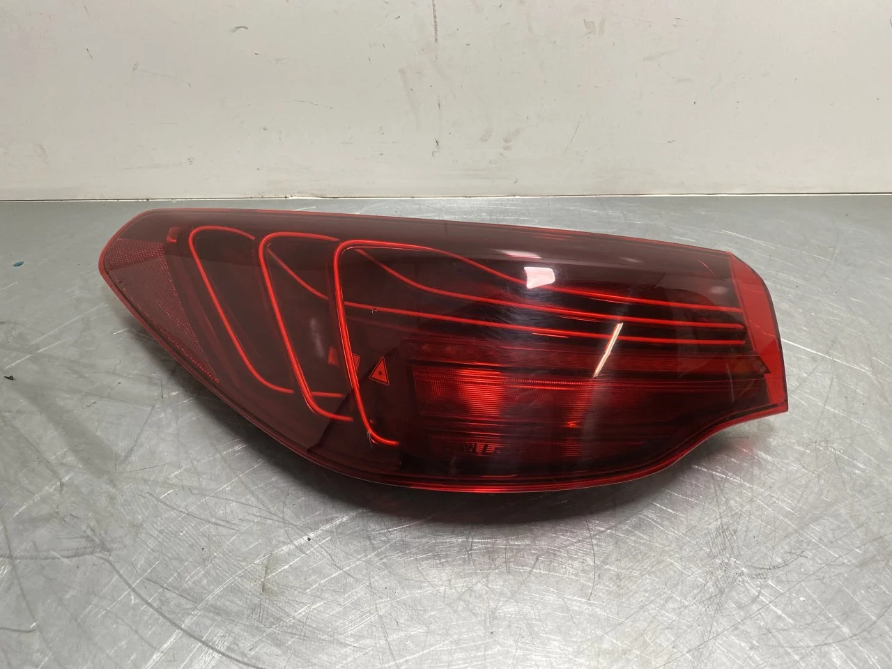 BMW I4 G26 2021-> Lampă spate stânga