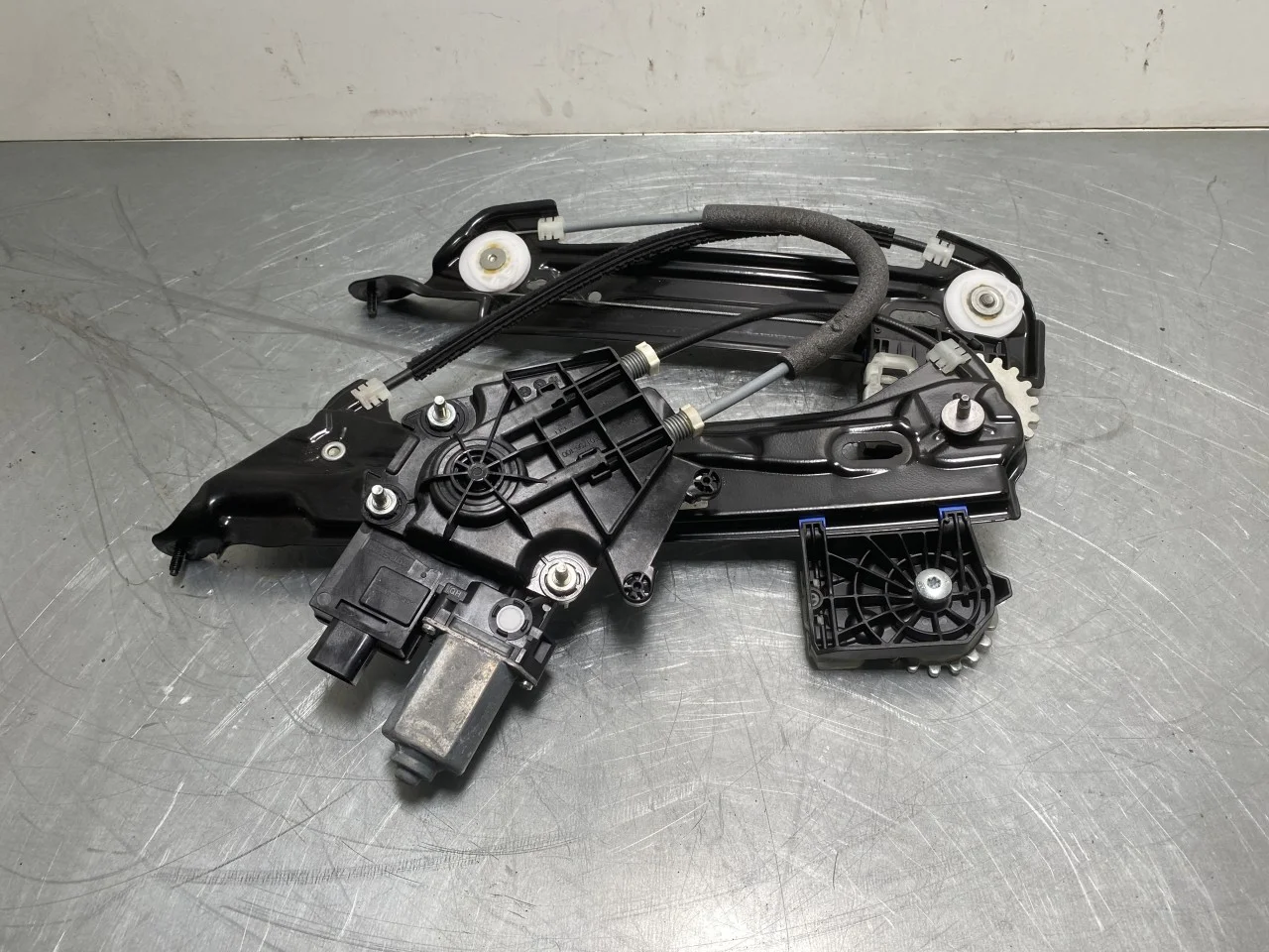 BMW I4 G26 2021-> Electric window regulator, complete