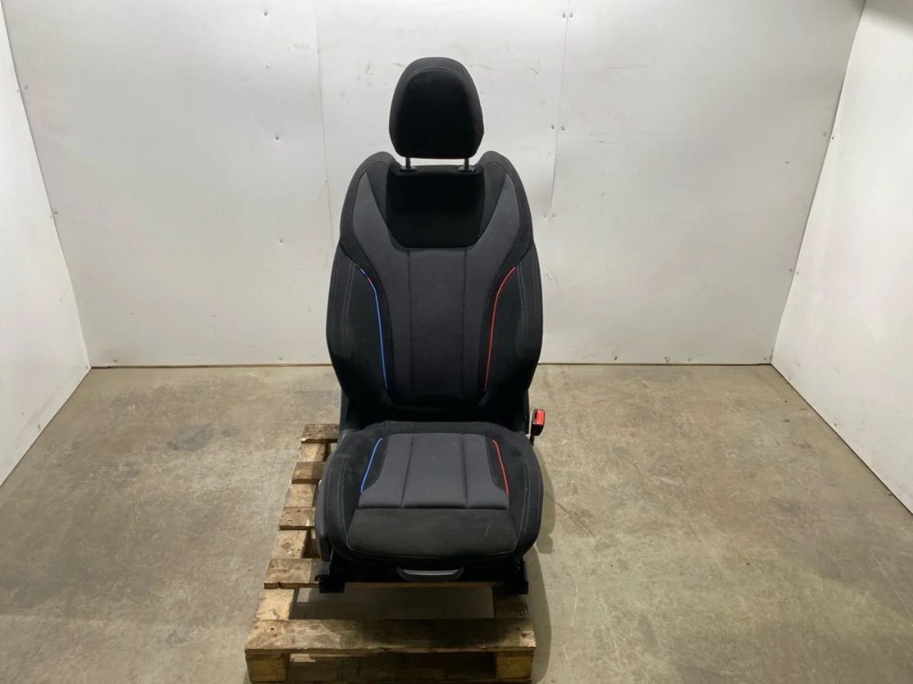 BMW I4 G26 2021-> Ülés, első, jobb