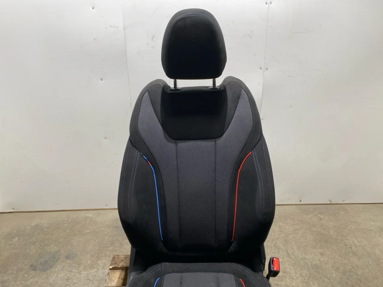 BMW I4 G26 2021-> Ülés, első, jobb nézet 3