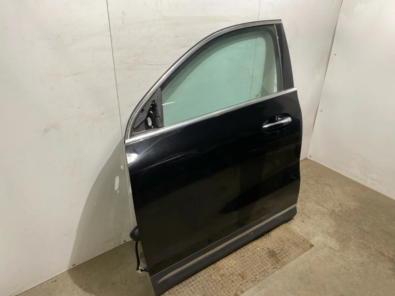 Mercedes EQA H243 2021- Ajtó, 4 ajtós, első, bal nézet 2