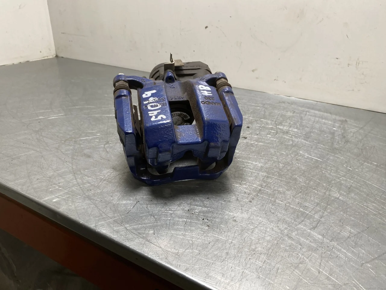 BMW I4 G26 2021-> Etrier frână spate dreapta