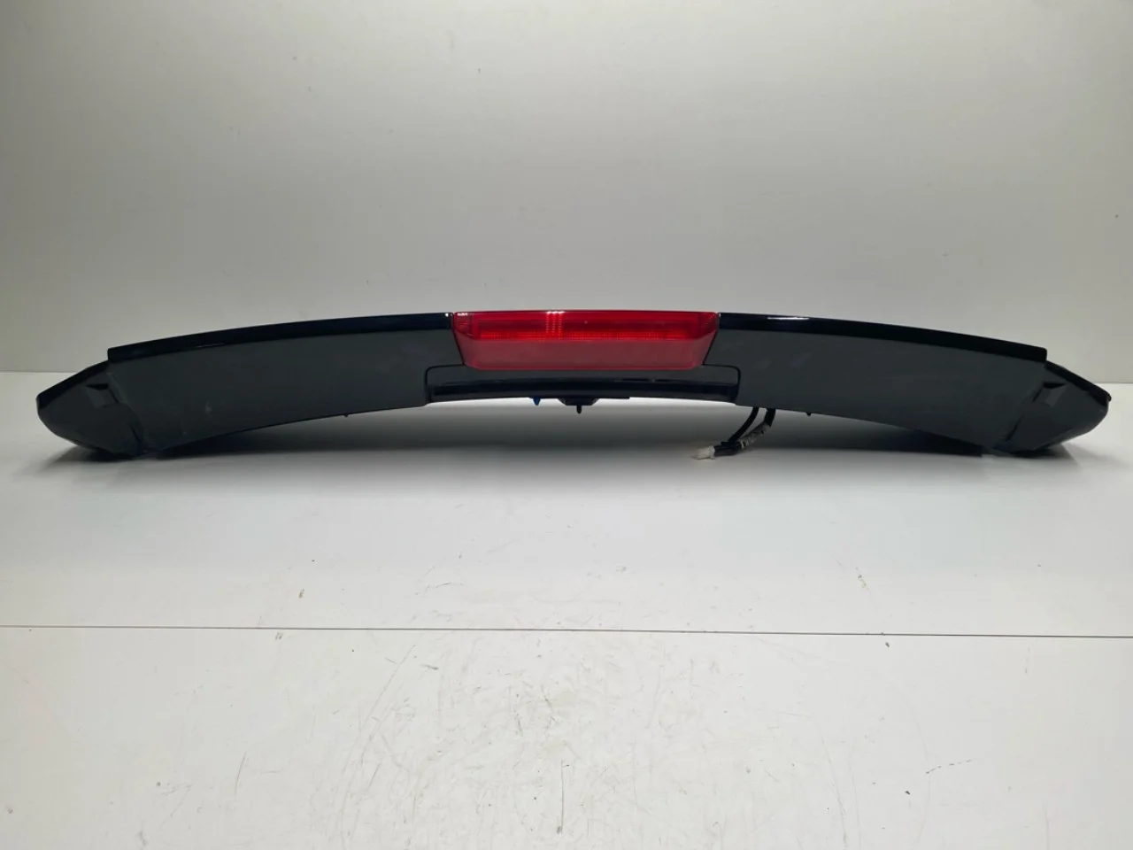 Nissan LEAF 2017-24 Spoiler, tailgate view 2