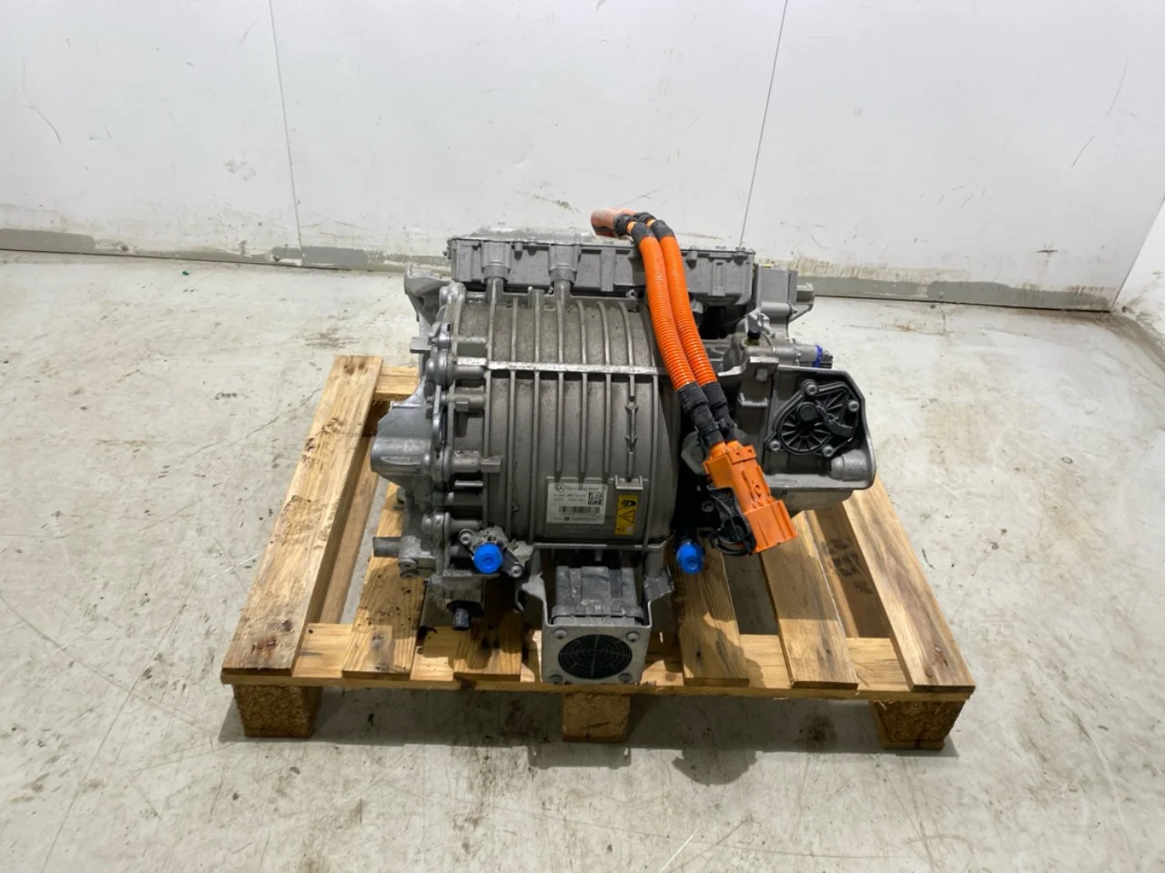Mercedes EQB X243 2022- Elektromos motor, első nézet 2