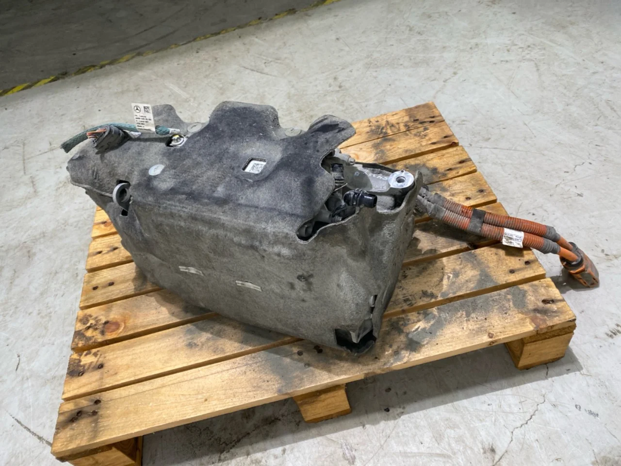Mercedes EQB X243 2022- Motor electric spate vedere 3