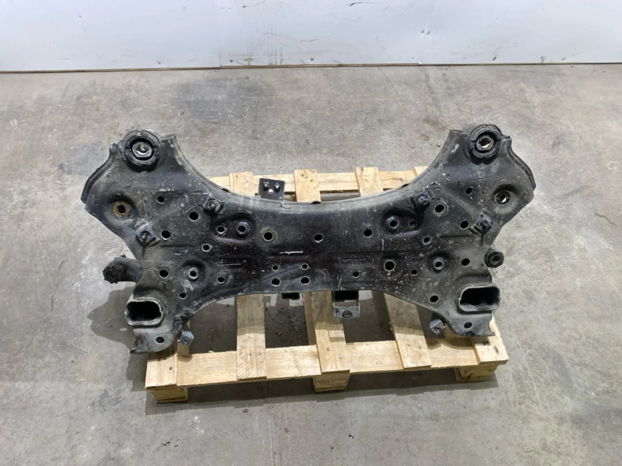 Hyundai KONA / ELECTRIC 2018-23 Front subframe view 4