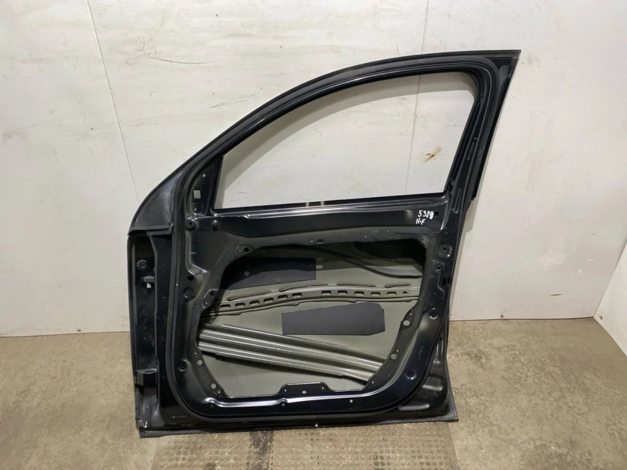 Mercedes EQC 2020- Ajtó, 4 ajtós, első, jobb nézet 4