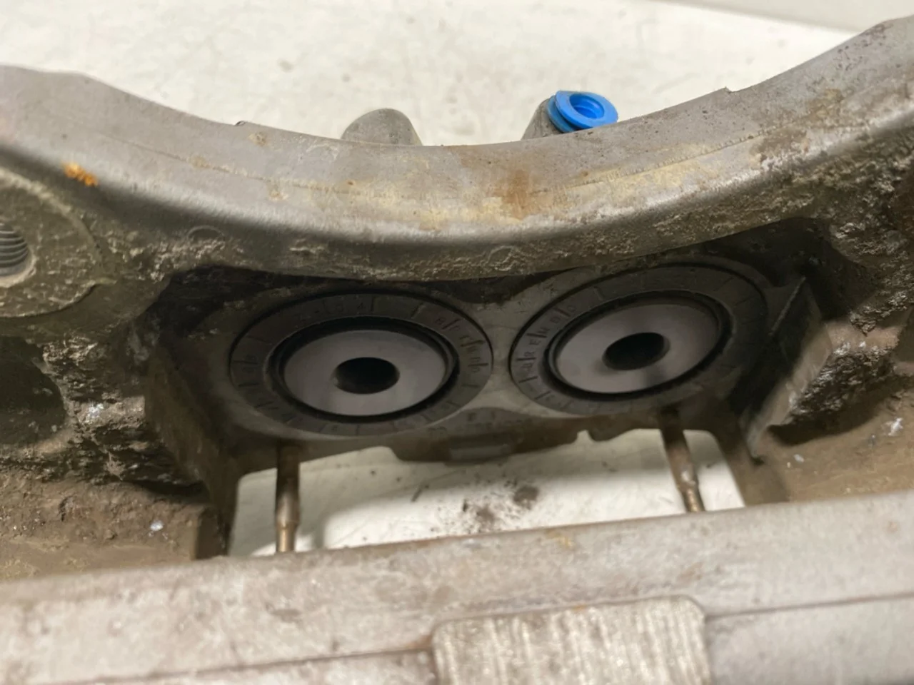 Hongqi E-HS9 2022- Front left brake caliper view 4