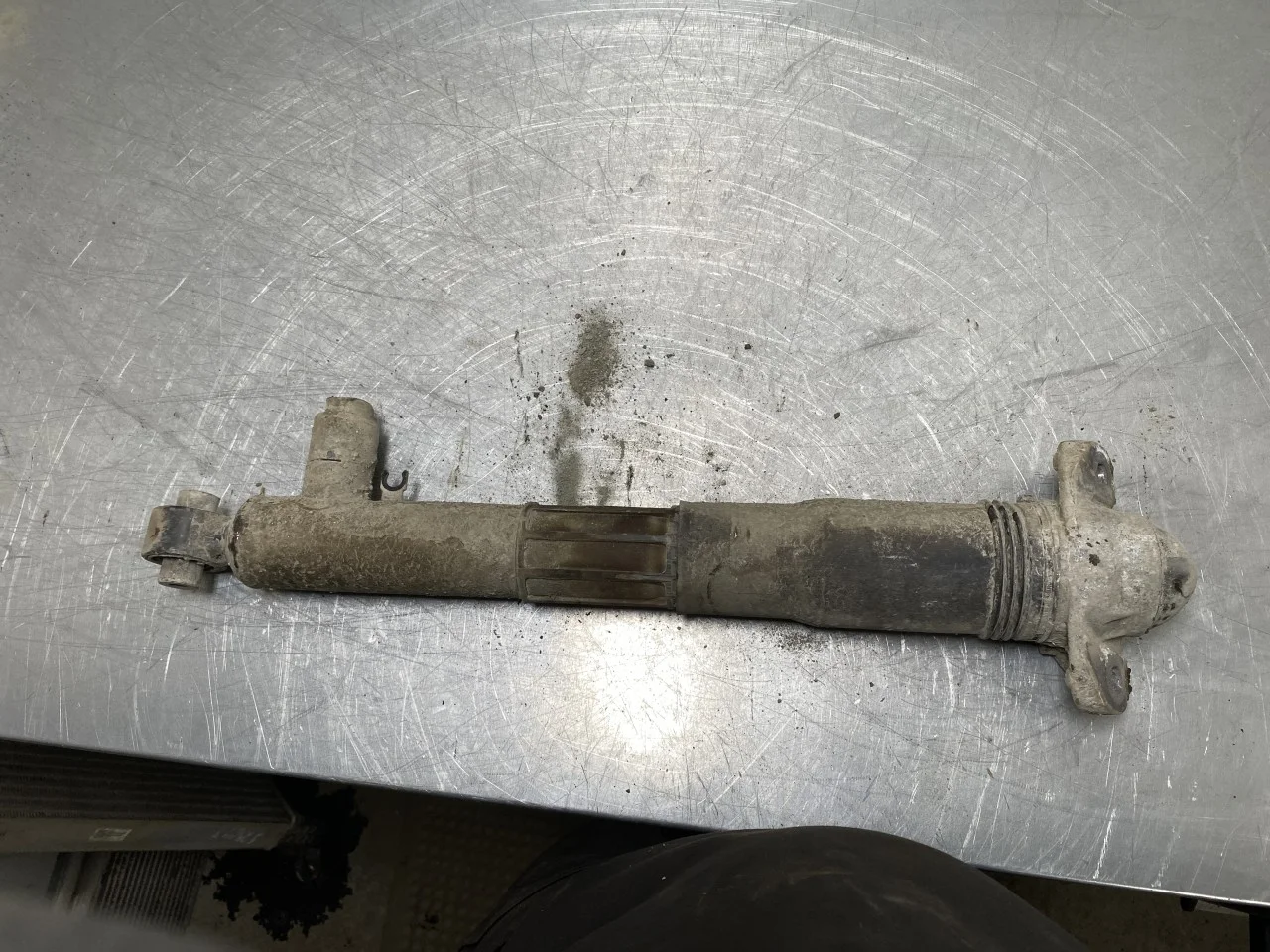 Volkswagen ID.4 2021- Amortizor, spate