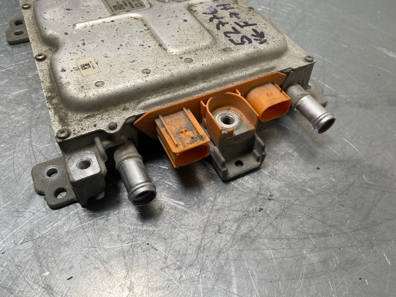 Volkswagen ID.4 2021- Feszültségátalakító, akkumulátor nézet 3