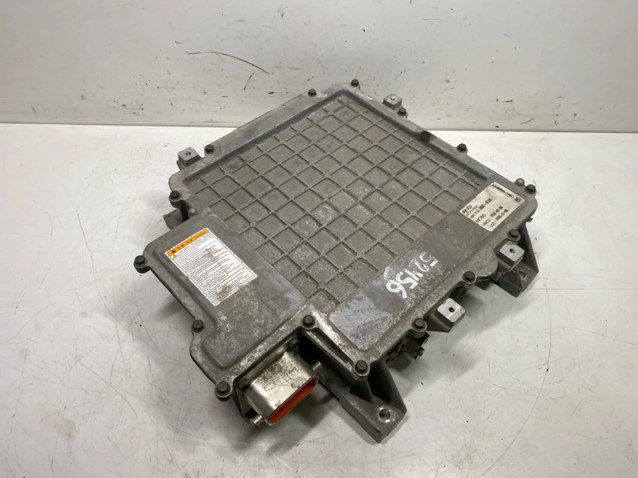 Kia SOUL 2009- Inverter, 12-220V nézet 3
