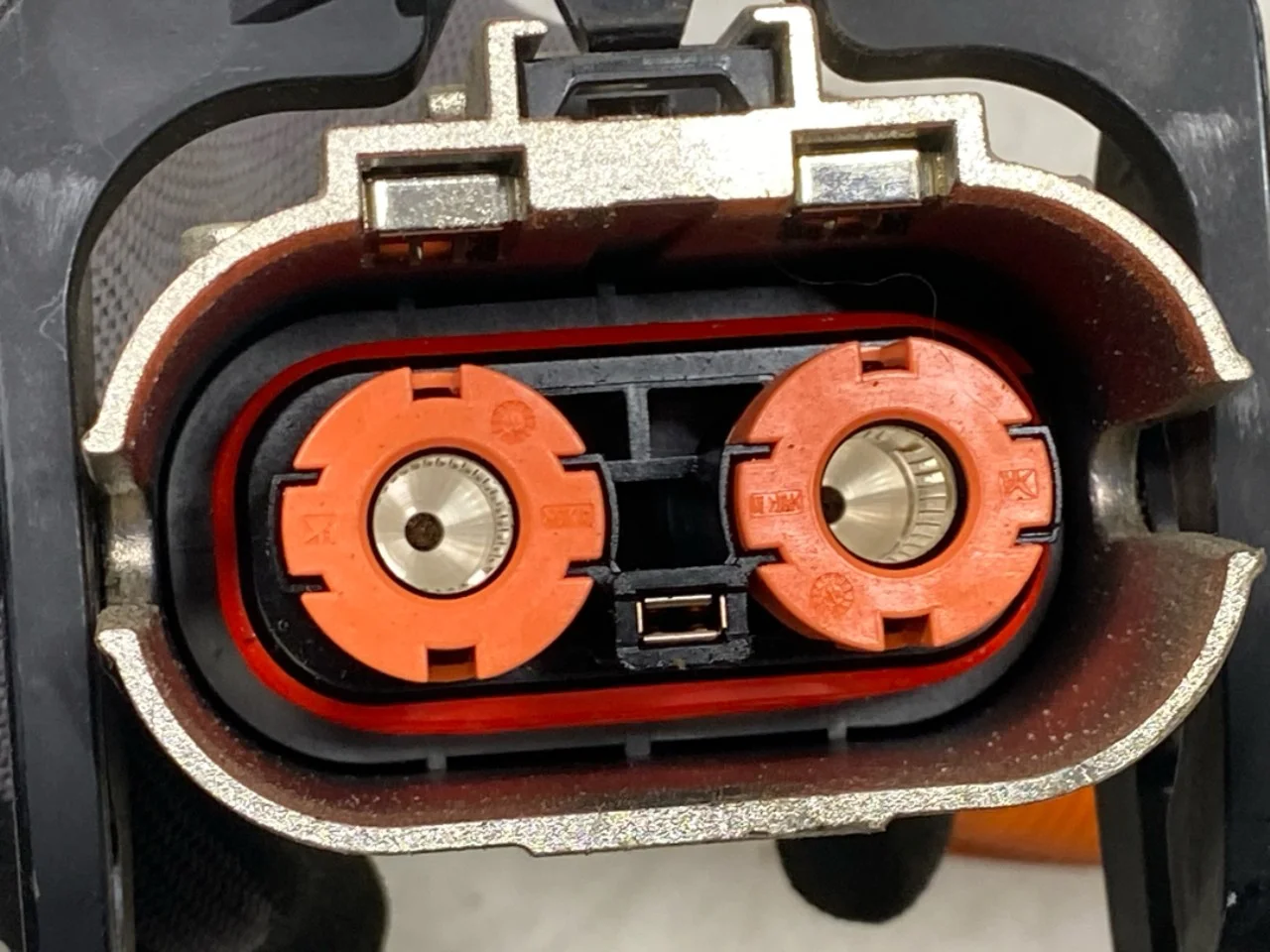 Kia SOUL 2009- Töltőnyílás fedél, elektromos / hibrid nézet 4