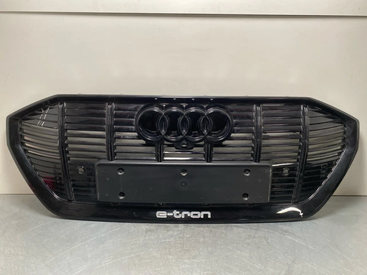 Audi E-TRON, S GE 2019- Grille, complete