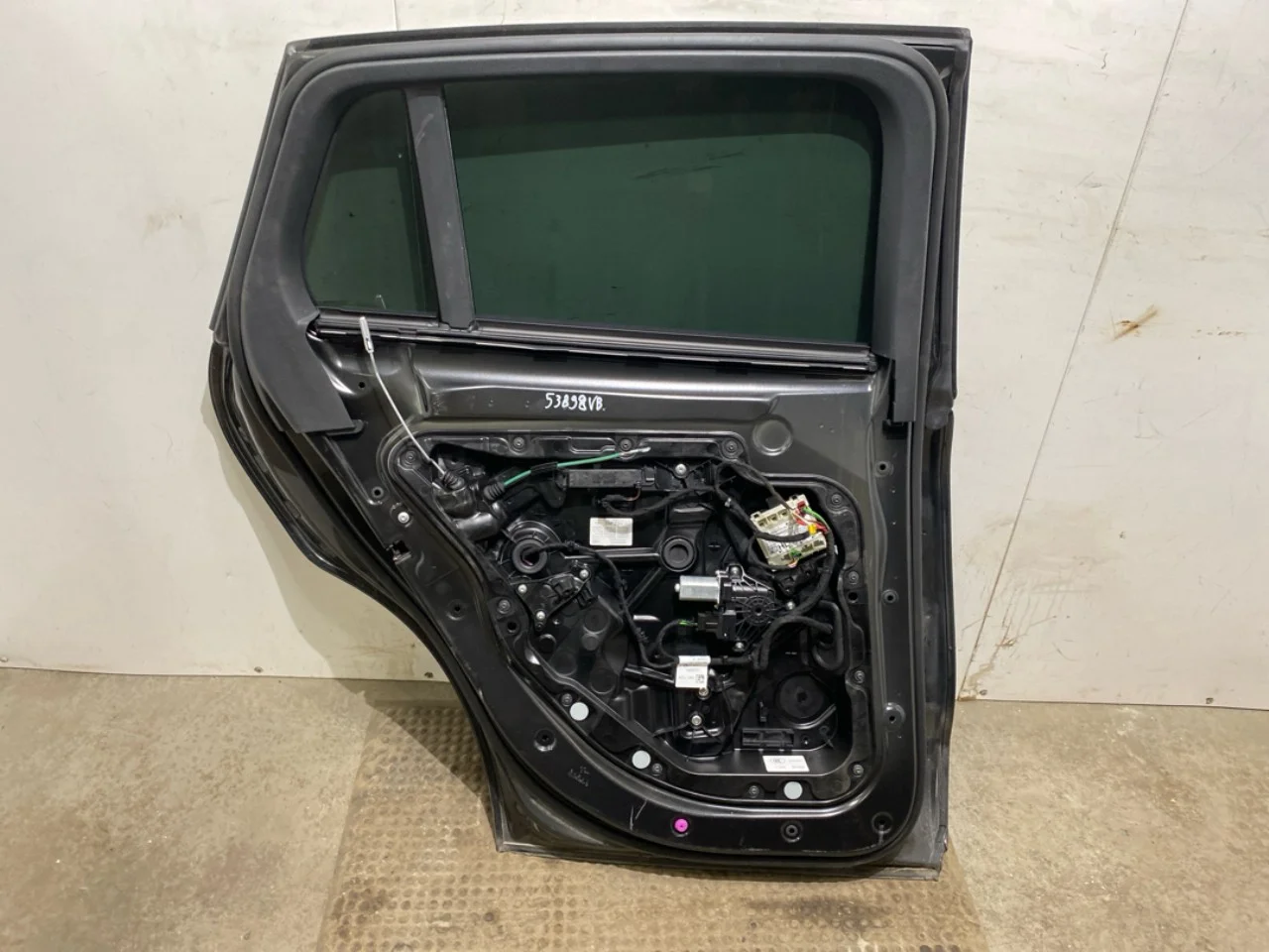 Mercedes EQC 2020- Ajtó, 4 ajtós, hátsó, bal nézet 4