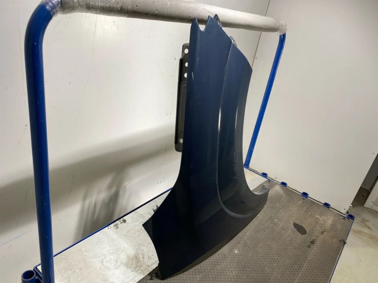 Hyundai KONA / ELECTRIC 2018-23 Front right fender view 2