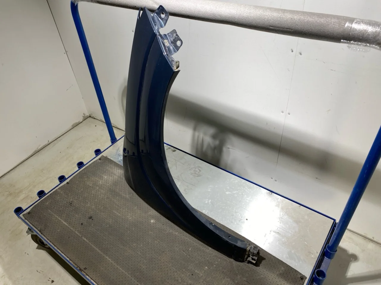 Hyundai KONA / ELECTRIC 2018-23 Front right fender view 3