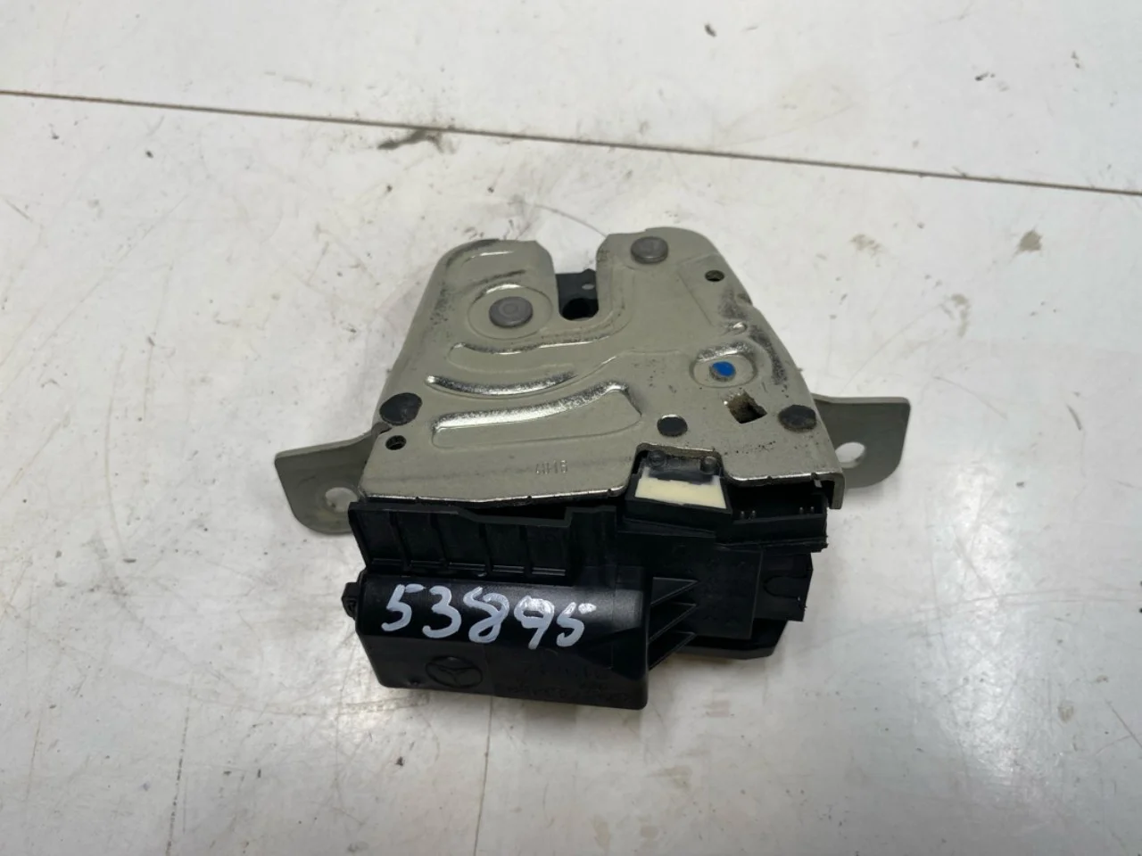 Mercedes B 180-200 W246/W242 2012-19 Csomagtérajtó zár nézet 2