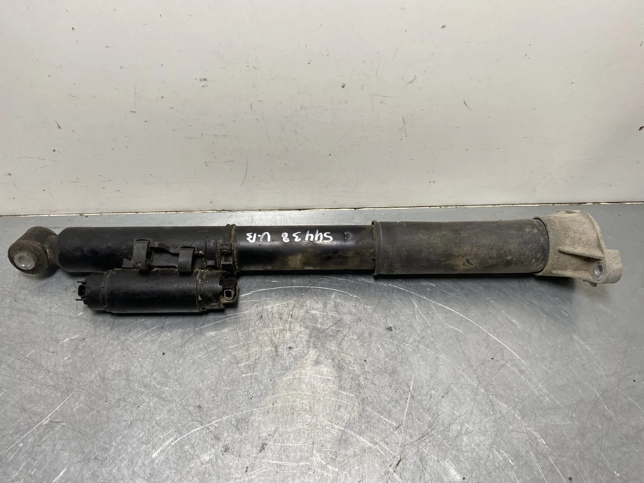 Mercedes EQS V297 2022- Amortizor, spate