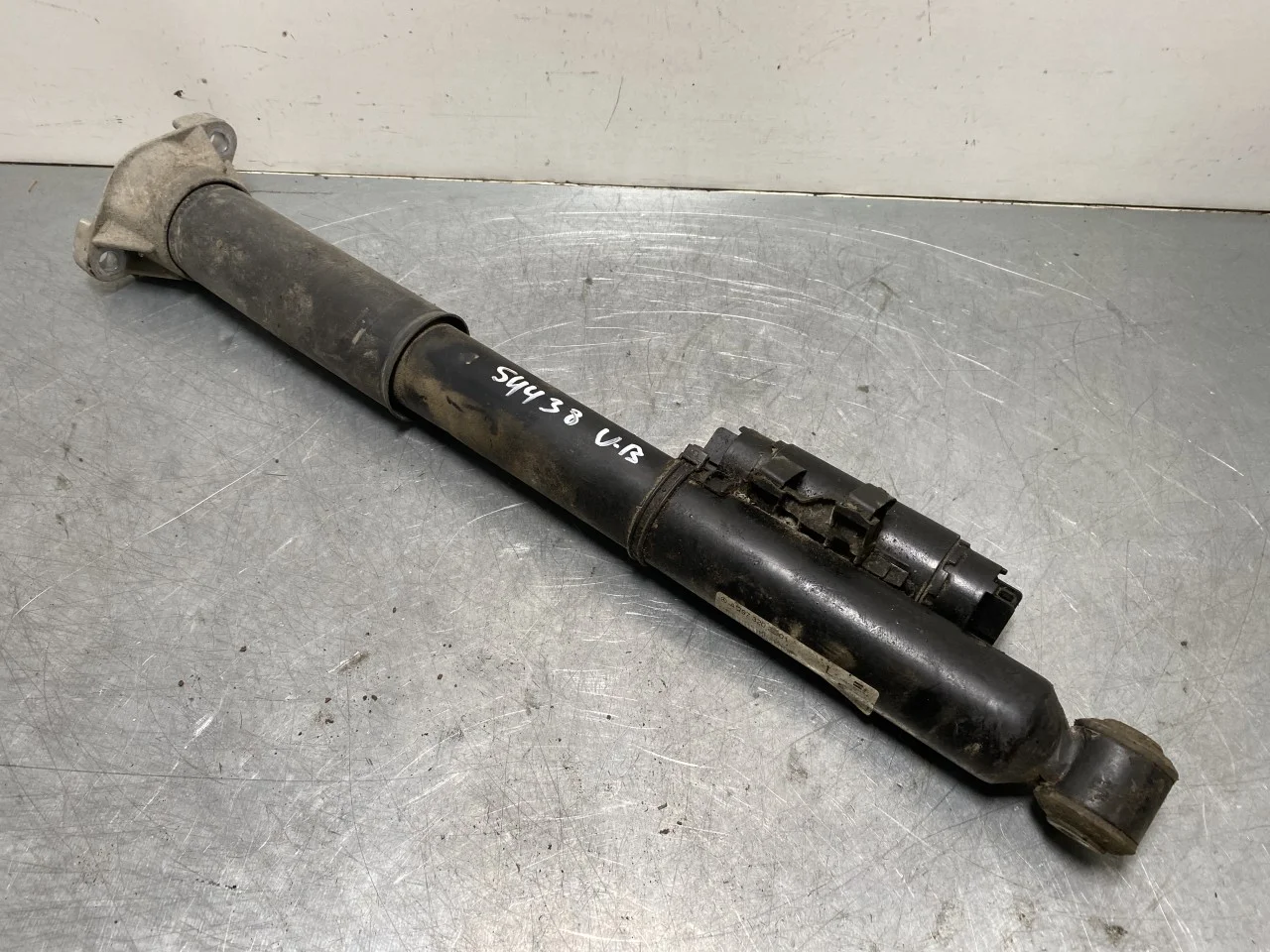 Mercedes EQS V297 2022- Shock absorber, rear view 2