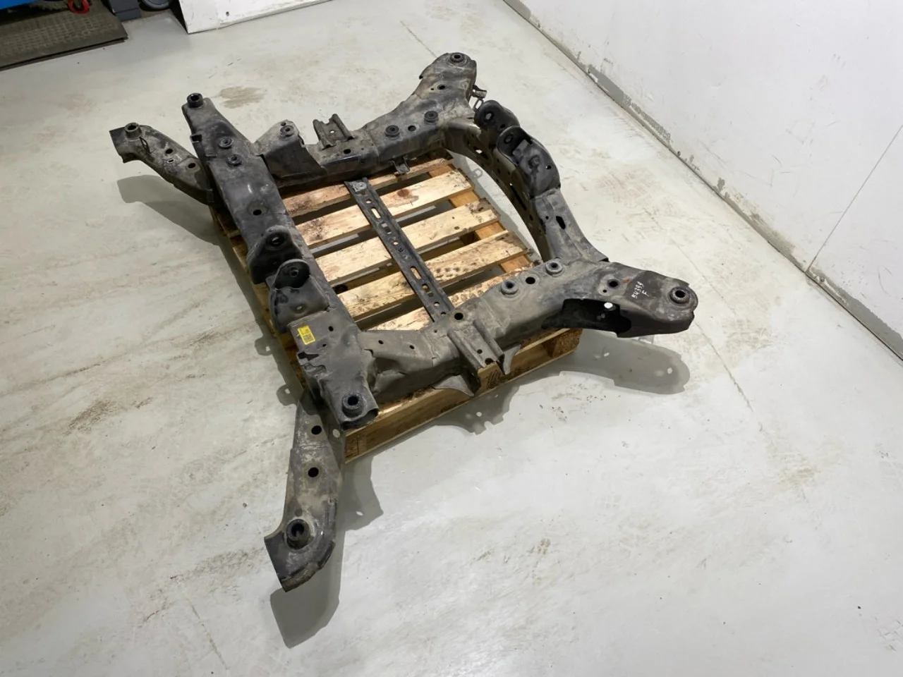Kia EV6 2022- Front subframe view 2