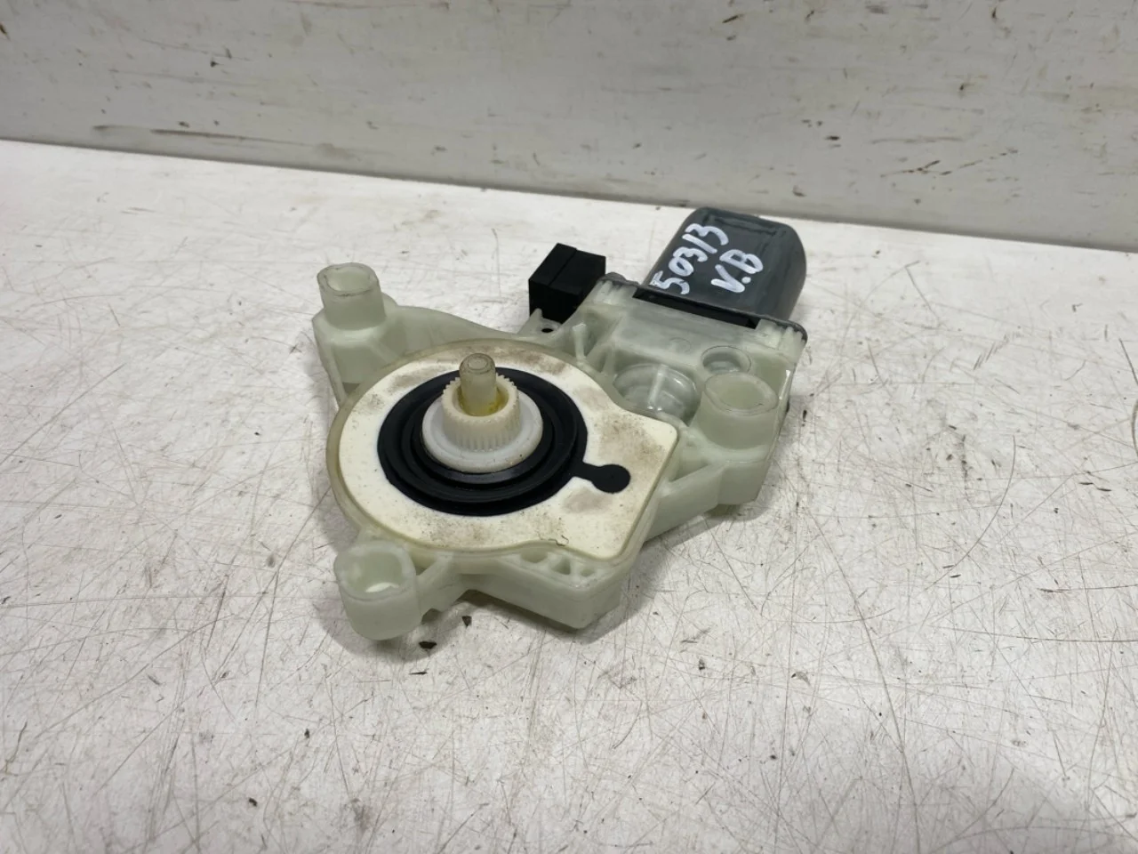 Volkswagen ID.4 2021- Window regulator motor view 3