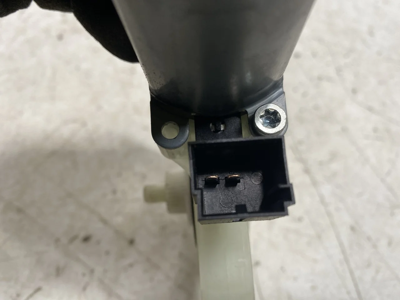 Volkswagen ID.4 2021- Window regulator motor view 4