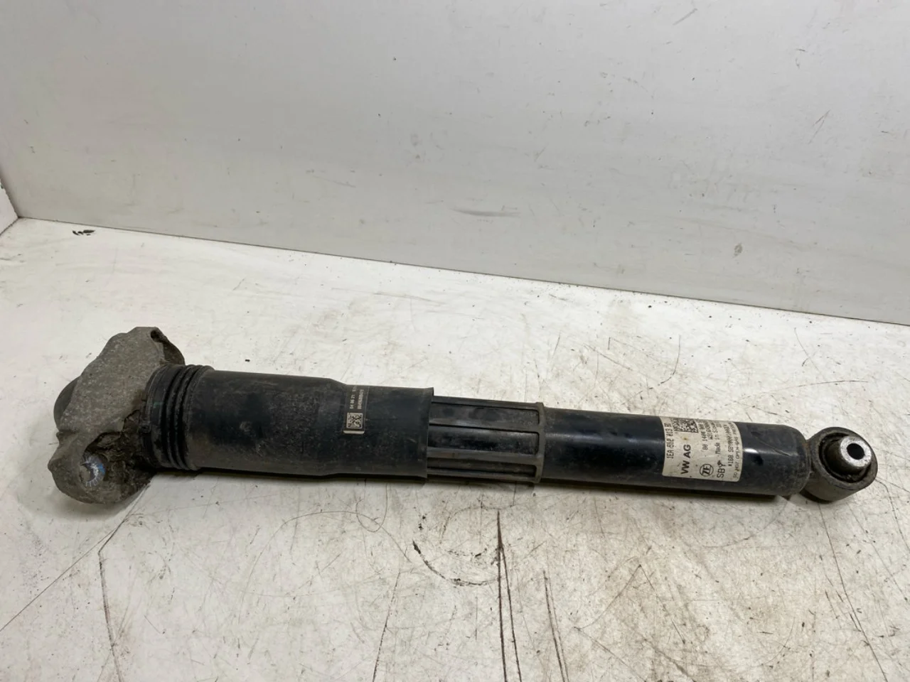 Volkswagen ID.4 2021- Amortizor, spate
