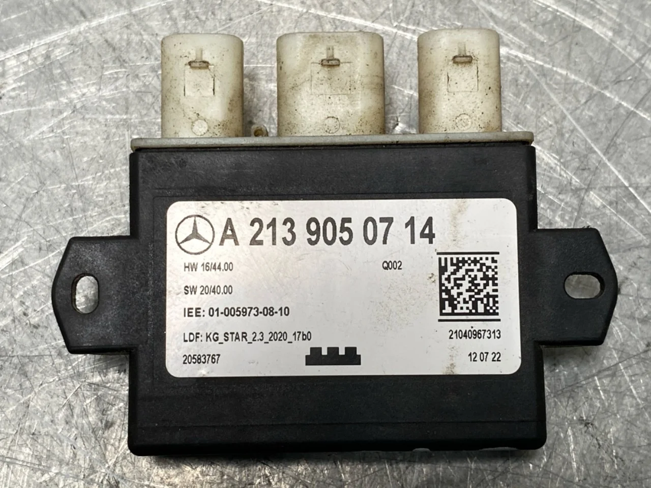 Mercedes EQA H243 2021- Vezérlőegység, csomagtérajtó nézet 2