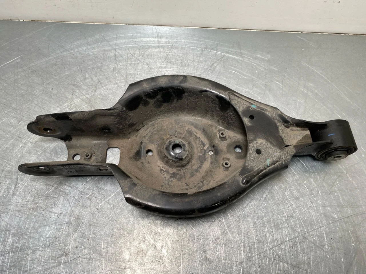 Volvo EX30 2024- Braț suspensie, stânga spate
