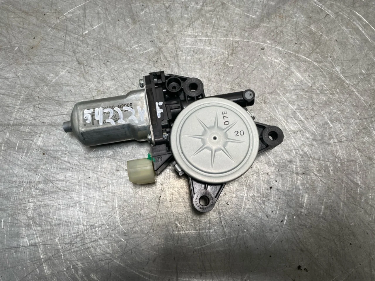 Kia SOUL 2009- Window regulator motor view 2