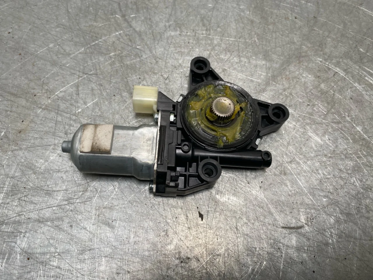 Kia SOUL 2009- Window regulator motor view 3