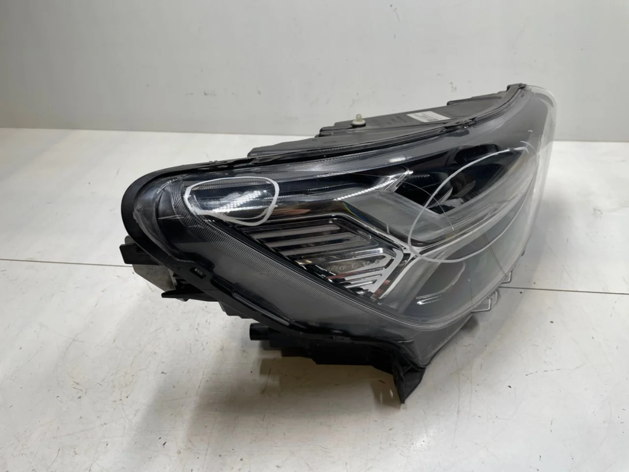 Volvo XC40/RECHARGE 2018- Fényszóró, jobb nézet 3