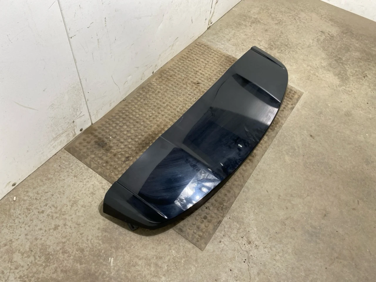 Peugeot 2008/E-2008 2020-> Spoiler, tailgate view 2
