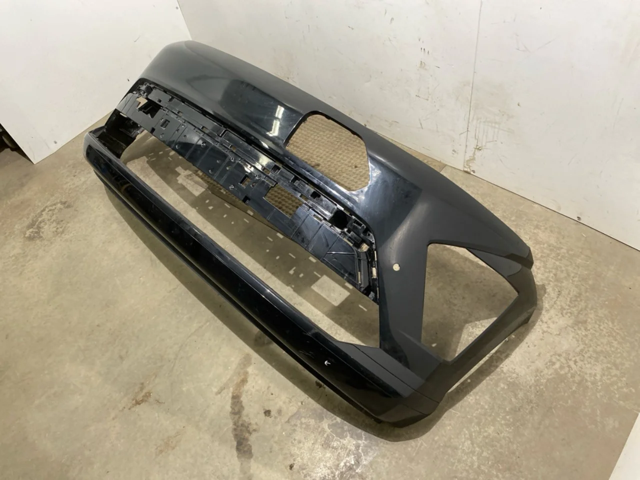 Hyundai KONA 2023- Front bumper view 3