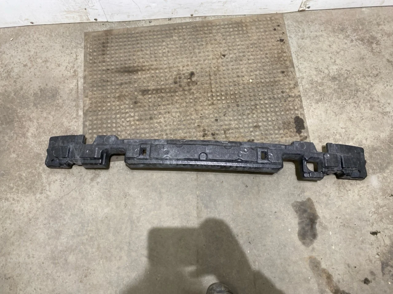 Hyundai KONA 2023- Bumper impact absorber, front
