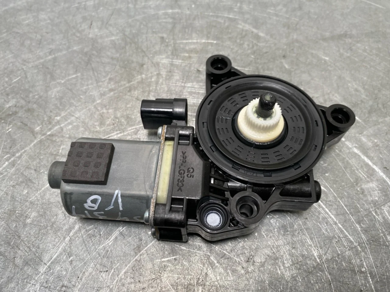 Kia SOUL 2009- Ablakemelő motor