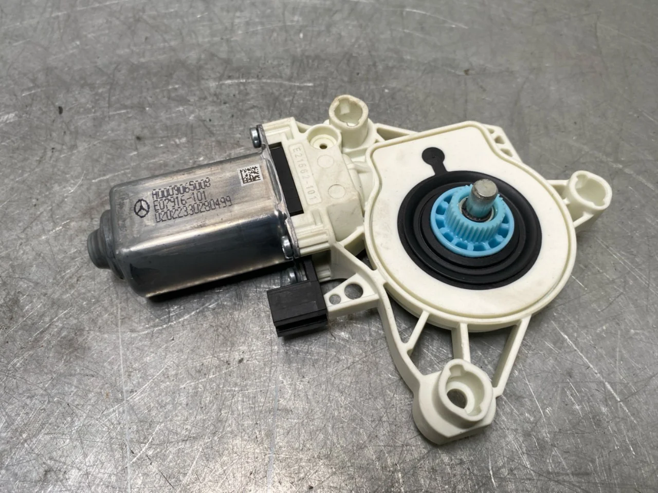 Mercedes EQS V297 2022- Ablakemelő motor